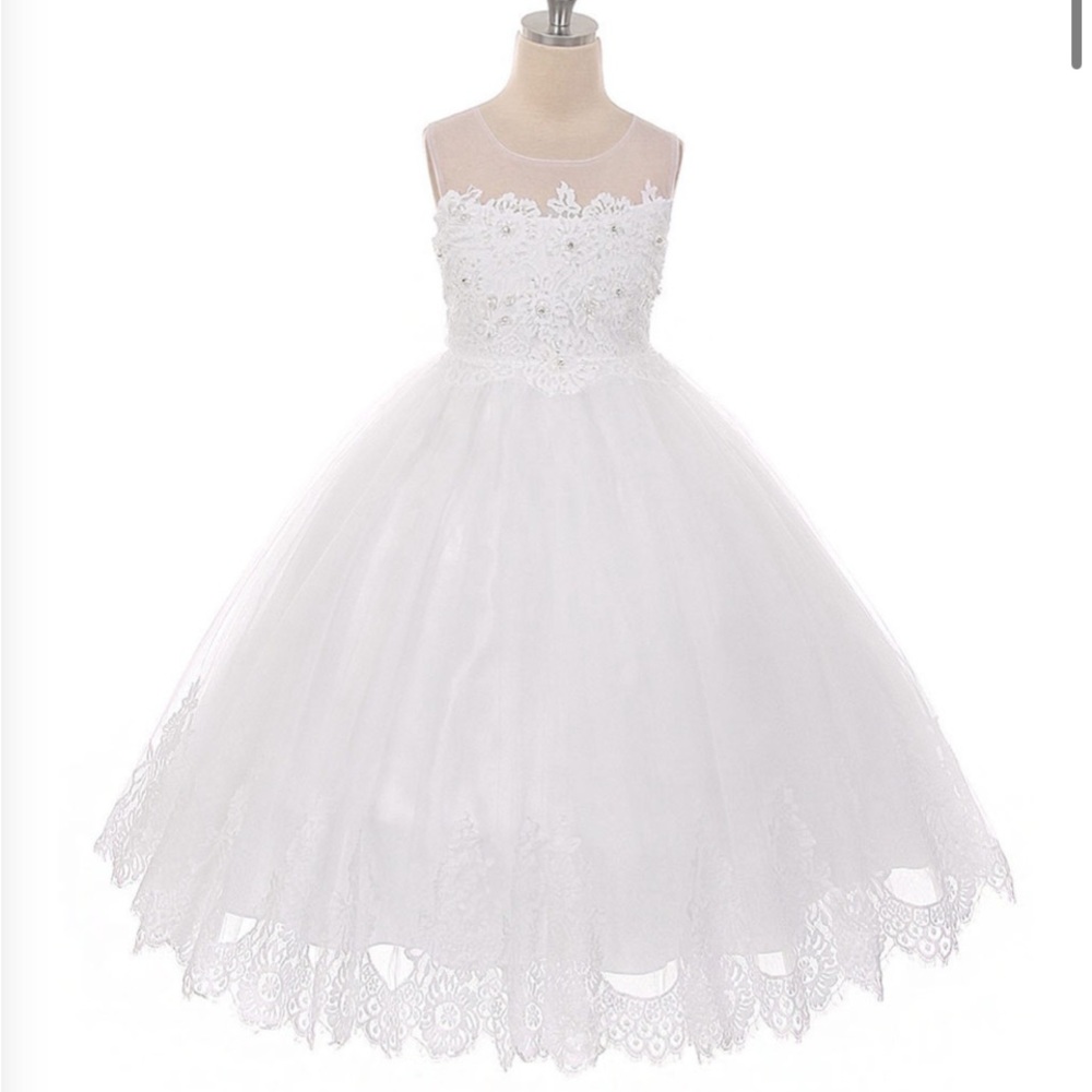BNWT Pink Princess Communion Dress. Size 6-8. Runs large.